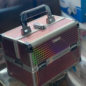 MAKEUP CASE